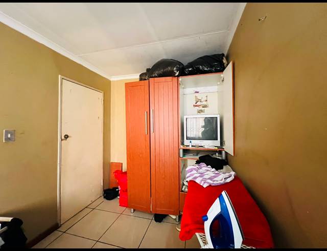 3 BEDROOM SEMI DETACHED FOR SALE IN NEWLANDS WEST